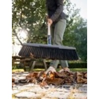 PureLine straatbezem 45 cm | houten steel | schraaprand | voor terras en oprit