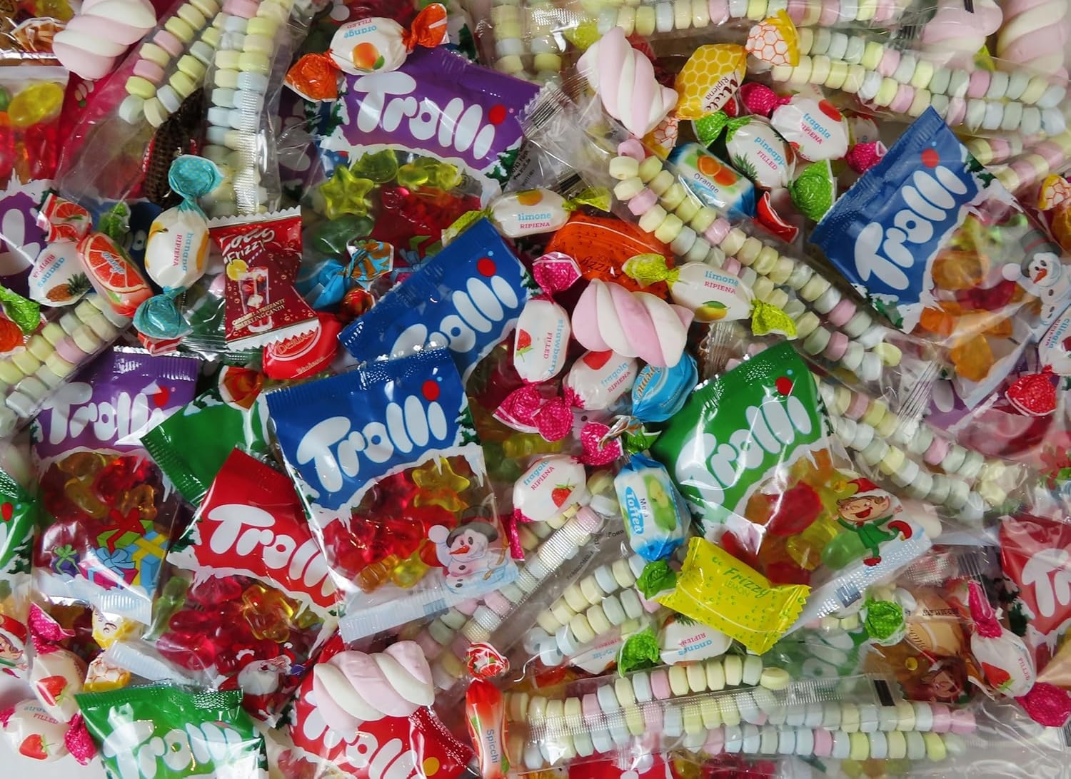 CAPTAIN PLAY Karneval Wurfmaterial, 4 kg Mix, 300 Teile Wurfmaterial Karneval in Einzelverpackung, Süßigkeiten Großpackung mit Resten von Halloween, Weihnachten und Ostern