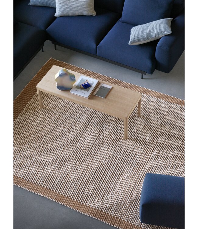 Pebble rug