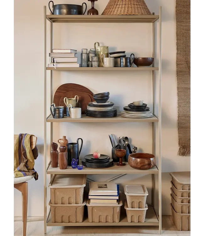 Punctual shelving 1