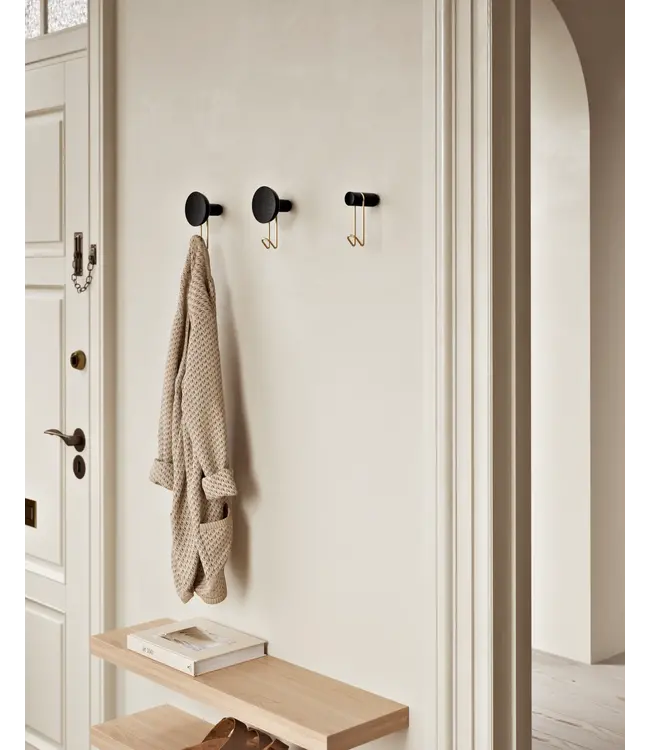 Around wall hanger - Black / Satin Brass