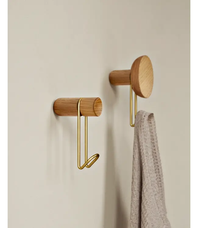 Around wall hanger - Oak