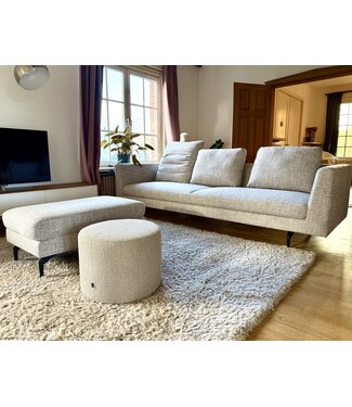 Moome August - 2 of 3 zit