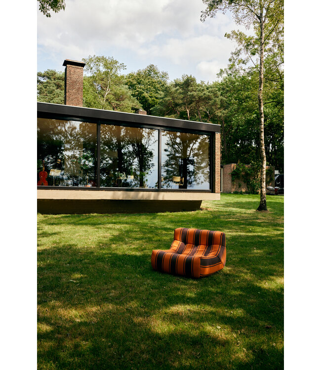 Lazy lounge chair outdoor