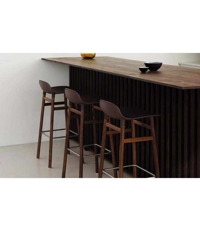 Form Barstool - Walnoot - 65cm of 75cm