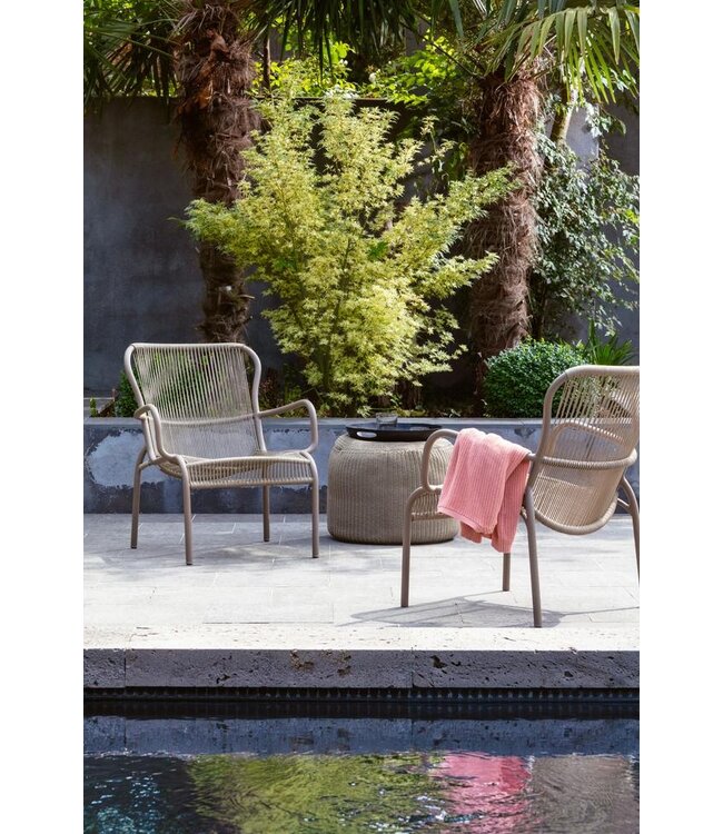Loop lounge chair