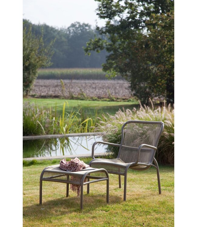 Loop lounge chair