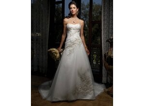 1863 Bezauberndes Brautkleid