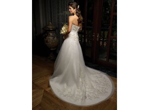 1863 Bezauberndes Brautkleid