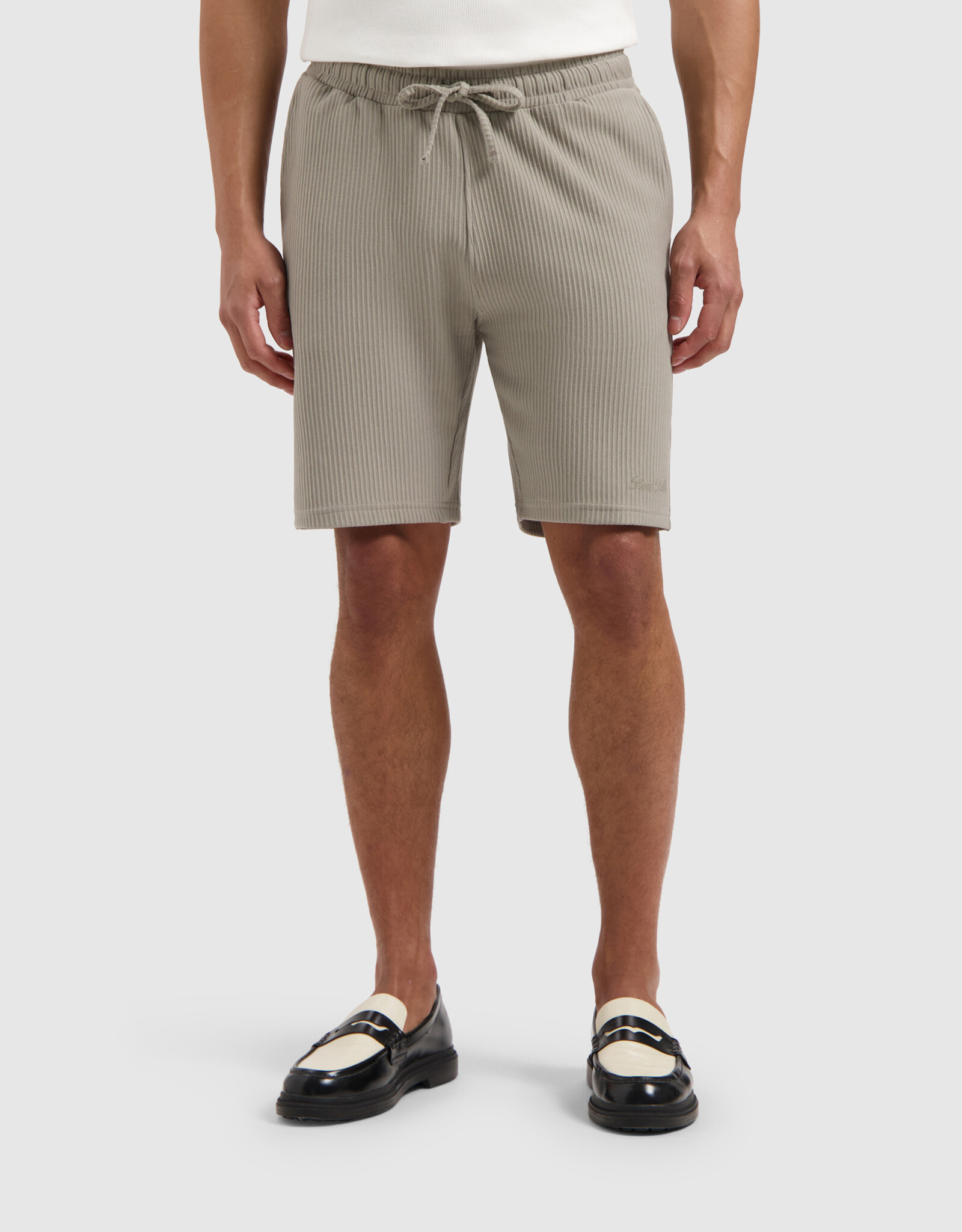 Pure Path Vertical Lined Short