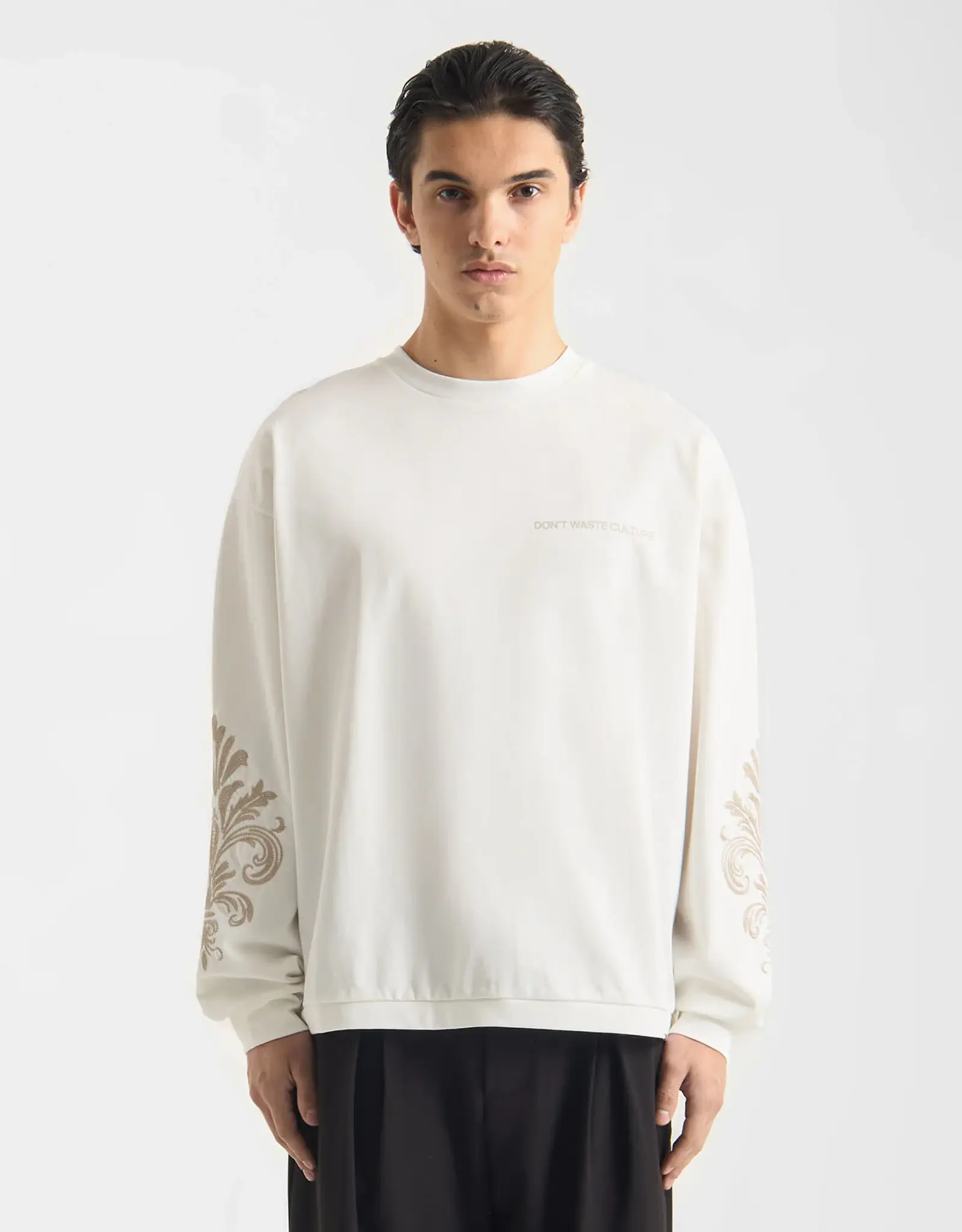 Don't Waste Culture Yorika Oversized Longsleeve Tee