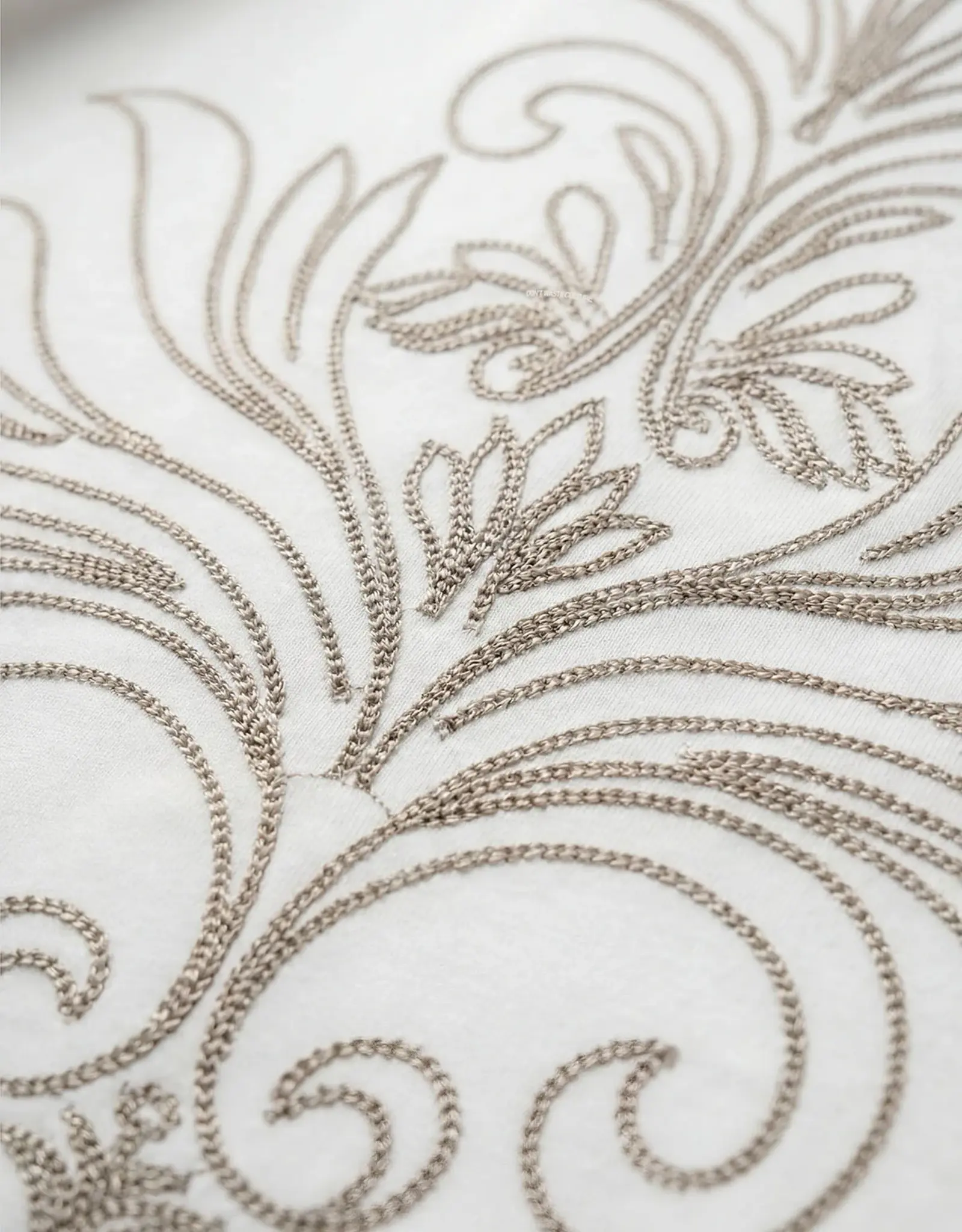 Don't Waste Culture Yorika Oversized Longsleeve Tee