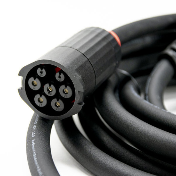 Besen Draagbare EV reislader Type 2 -  Inclusief 5 adapters - Tas - Muurbeugel  - Stroommeter - Intelligente adapter