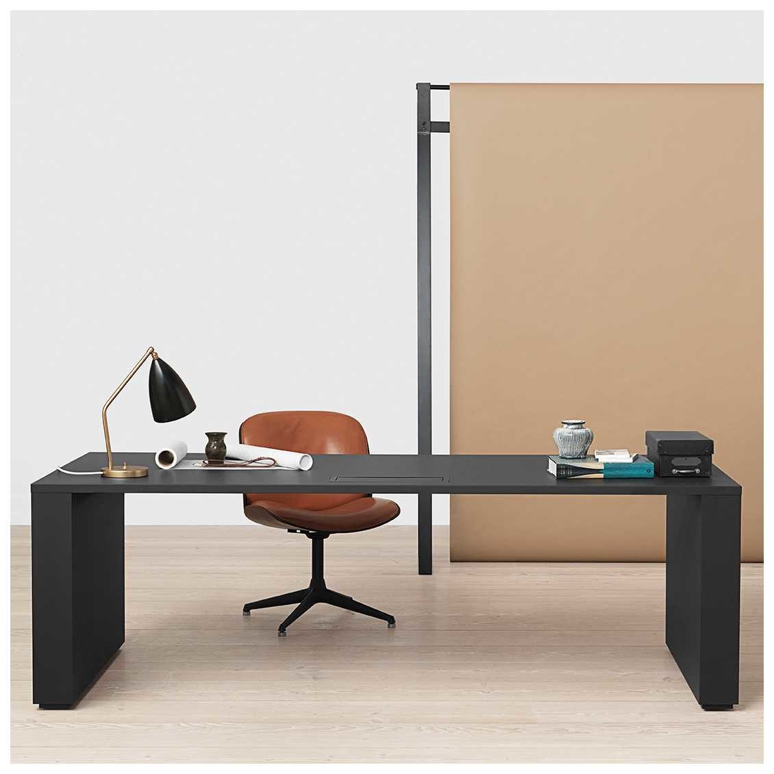 gubi grasshopper table lamp