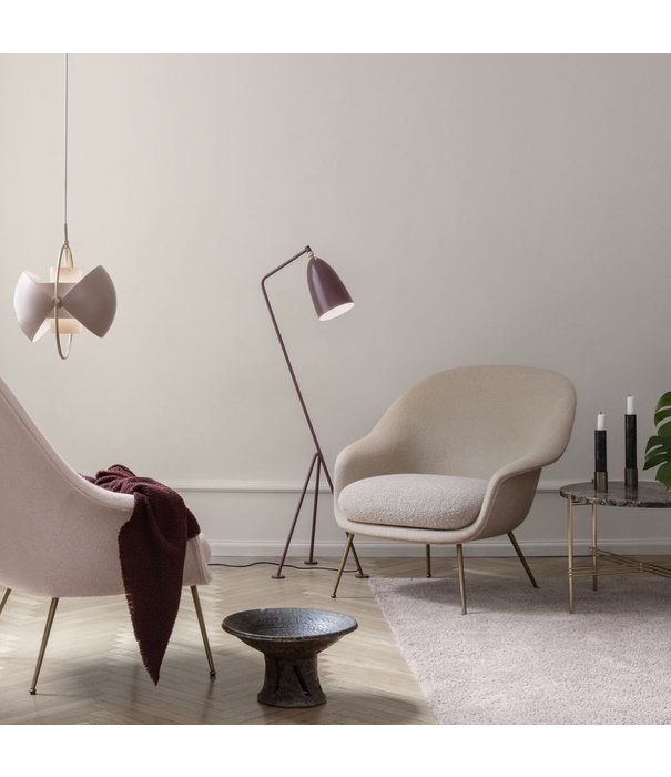 Gubi  Gubi Bat Lounge Chair Upholstered, Low back, conic base