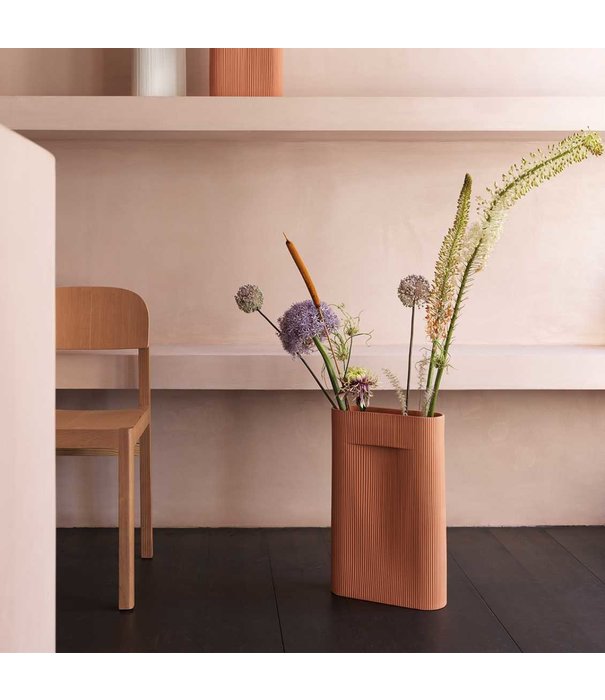 Muuto Ridge Vase terracotta