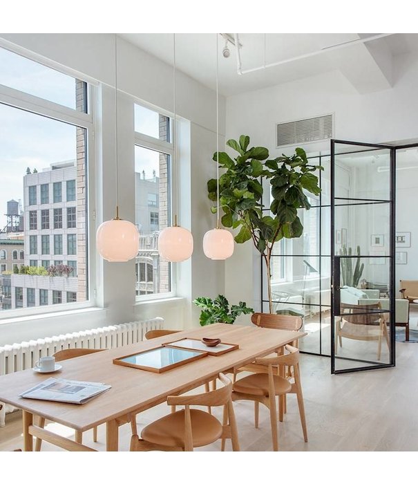 Louis Poulsen  Louis Poulsen - VL45 Radiohus Hanglamp wit opaal, messing