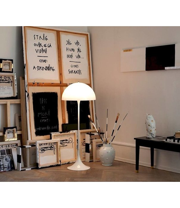 Louis Poulsen  Louis Poulsen - Panthella Floor vloerlamp wit opaal acryl