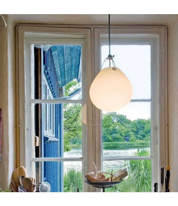 Louis Poulsen  Louis Poulsen - Moser suspension lamp