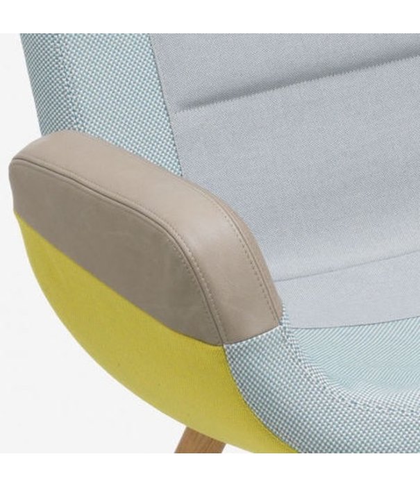 Vitra  Vitra  East River Armchair, oak base