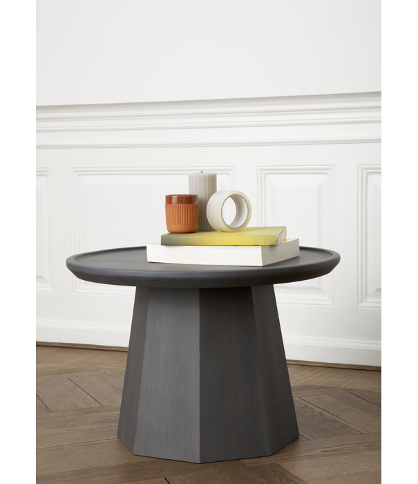 Normann Copenhagen  Normann Copenhagen -Pine bijzettafel Ø45