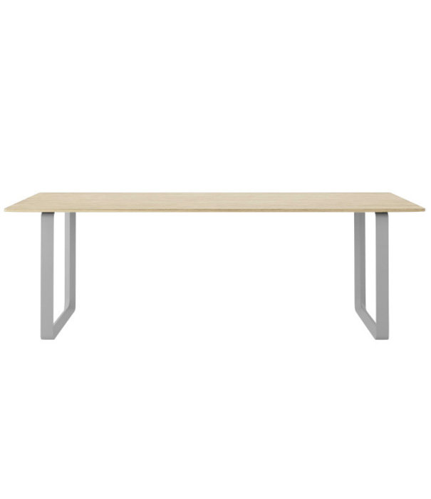 Muuto  Muuto - 70/70 dining table solid oak 225 cm.