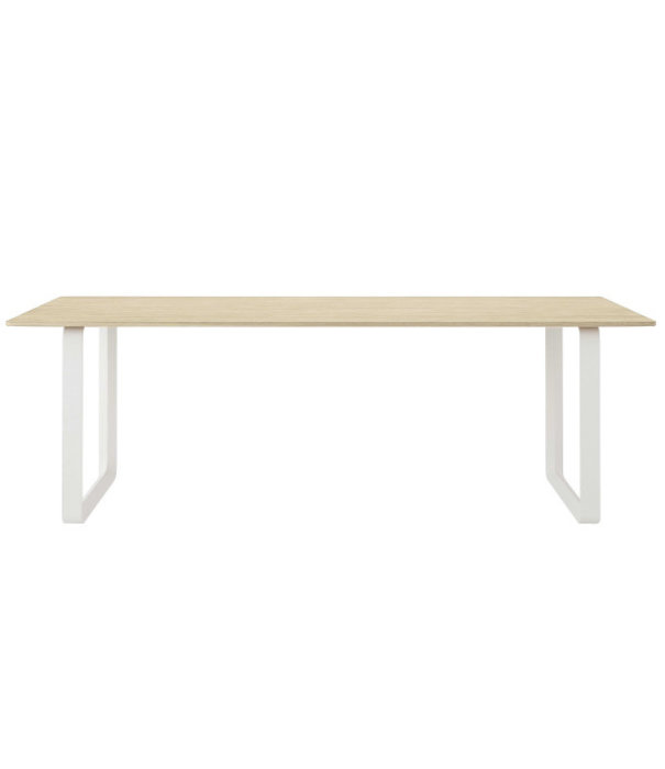 Muuto  Muuto - 70/70 dining table solid oak 225 cm.