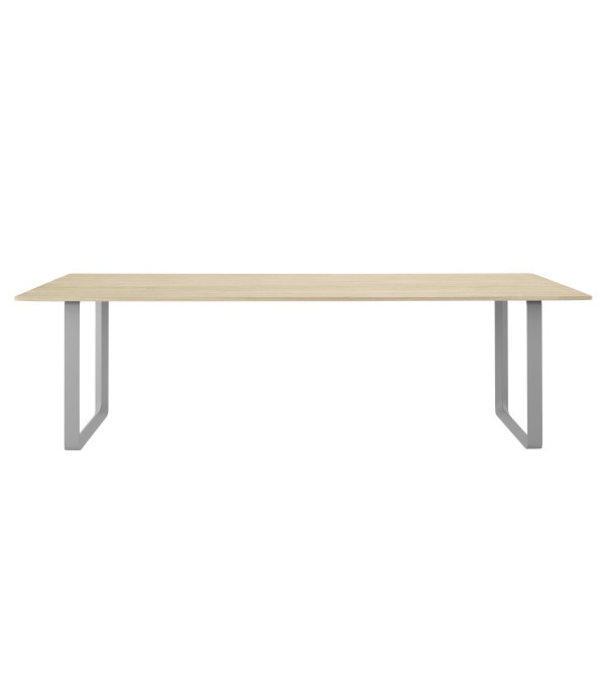 Muuto  Muuto - 70/70 dining table solid oak 255 cm.