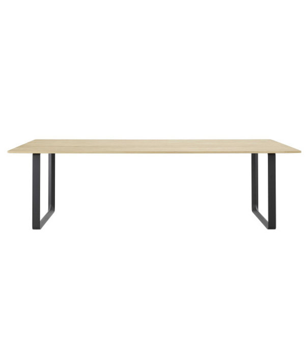 Muuto  Muuto - 70/70 dining table solid oak 255 cm.