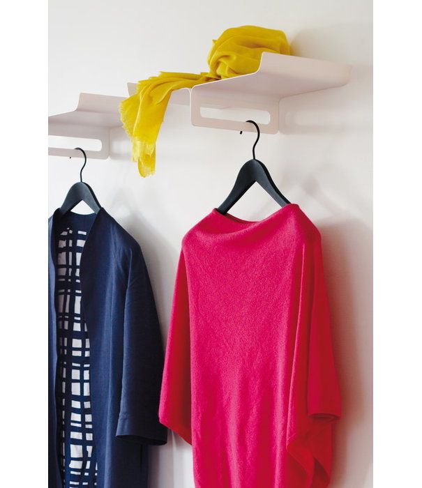 Maze  Maze Kite Hoedenrek, Hanger