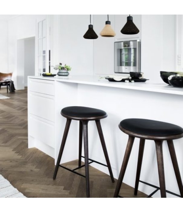Mater Design  Mater High Stool Barkruk zwart beuken, zwart leer 69cm