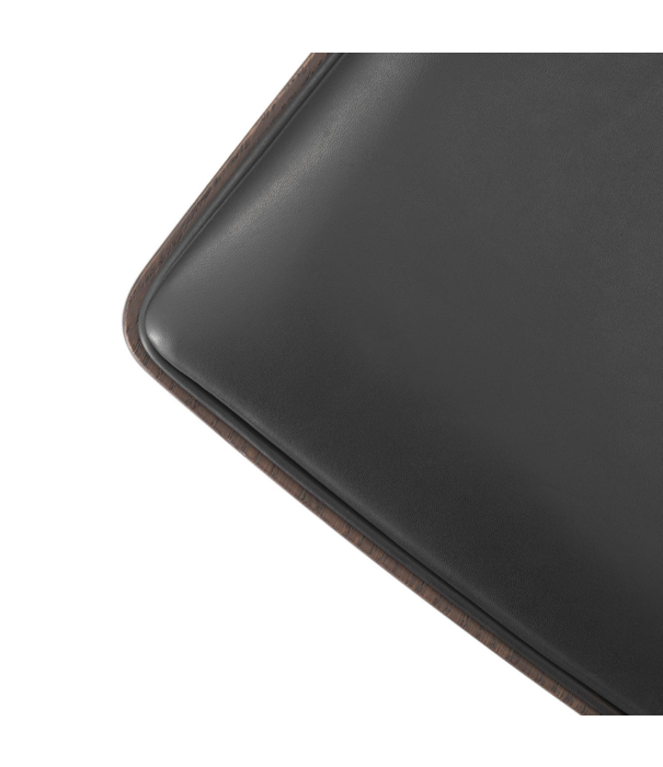 Vipp  Vipp 481 Cabin Chair dark oak, black leather