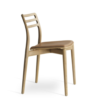 Vipp 481 Cabin Dining Chair light oak, sand leather