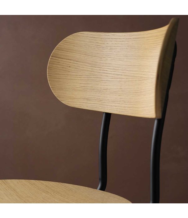 Gubi  Gubi Coco Dining Chair oak, base black steel