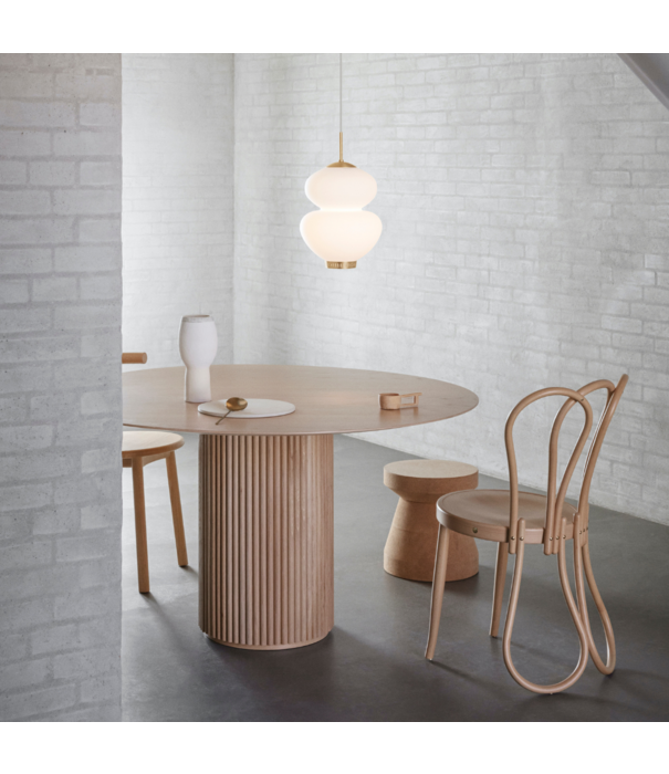 Lyfa  Peanut Hanglamp opaal glas, messing