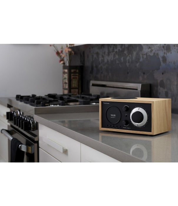 Tivoli Audio  Tivoli Audio - Model one plus radio - DAB, FM, BT, Clock