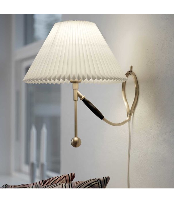 Le klint  Le Klint: Model 306 wall / table lamp
