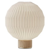 Le Klint: 375 table lamp medium