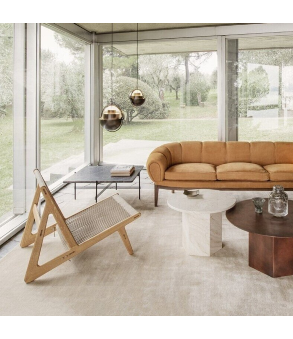 Gubi  MR01 Lounge Stoel met kussen