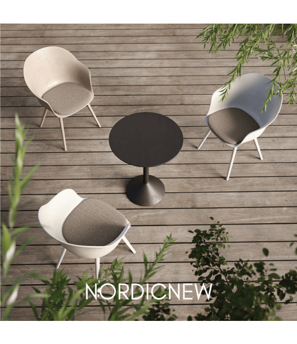 Gubi  Gubi Beetle Chair Monochrome Outdoor