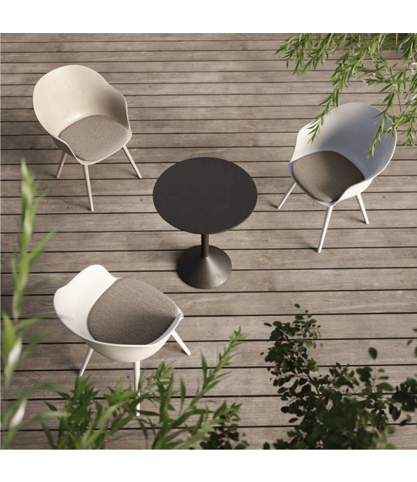 Gubi  Gubi - Bat chair monochrome outdoor - plastic base