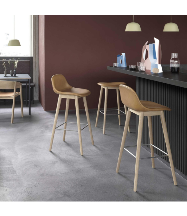 Muuto  Muuto Fiber Counter Stool leather, wood base H65