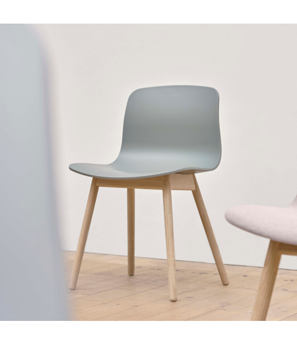 Hay  Hay AAC 12 Eetkamerstoel zwart eiken poten