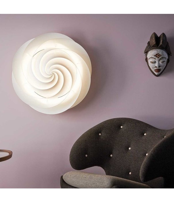 Le klint  Le Klint: Swirl wall/ceiling lamp