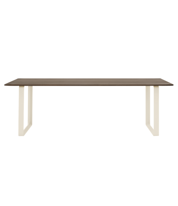 Muuto  Muuto 70/70 Eettafel massief gerookt eiken, sand onderstel