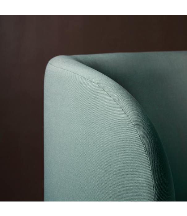 Gubi  Gubi - Stay lounge stoel hoge rug - basis zwart