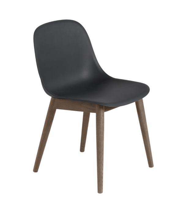Muuto  Muuto Fiber Side Stoel zwart plastic, donkerbruin houten poten