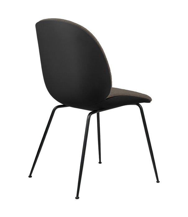 Gubi  Gubi - Beetle chair black - front Boucle 004 - conic base black