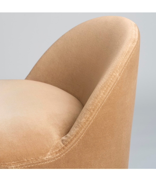 Gubi  Gubi - Tail dining chair upholstered low back