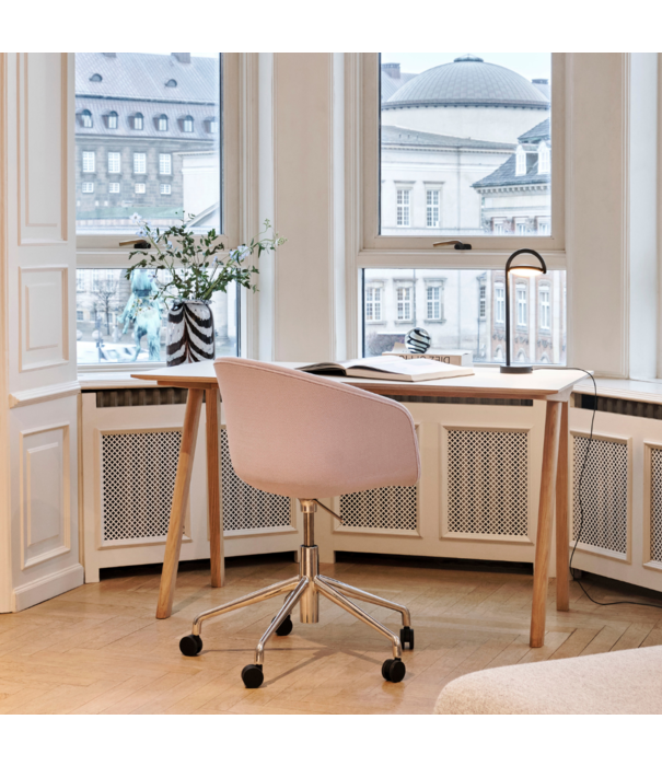 Hay  Hay CPH 90 Bureau wit laminaat, eiken onderstel